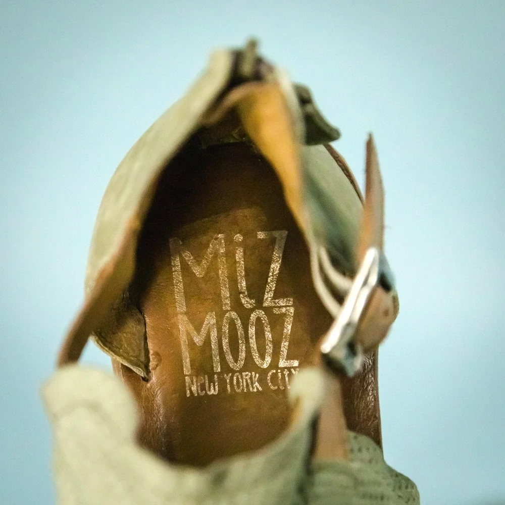 Miz Mooz 39 Size 8.5-9 Green Leather Leather Ankle Strap Buckle Sandals Shoes